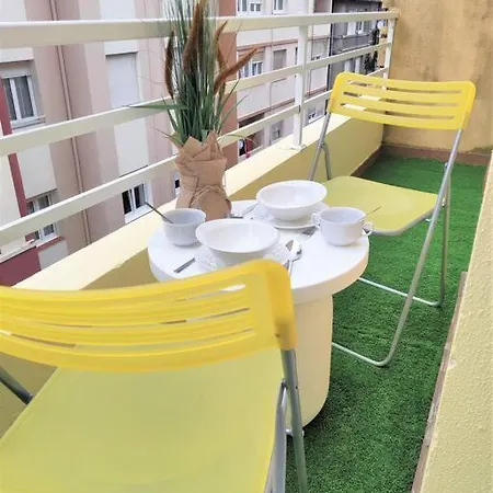 Apartment Reformado Y Centrico Piso Con Balcon. Office Santander