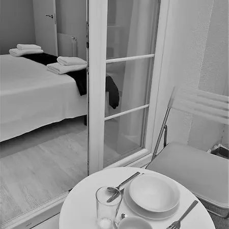 Apartment Reformado Y Centrico Piso Con Balcon. Office *