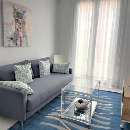 Reformado Y Centrico Piso Con Balcon. Office *