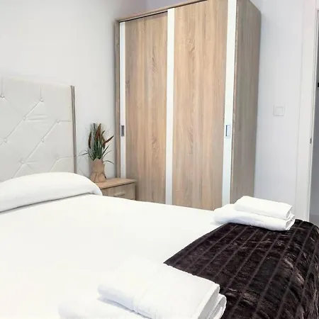 Reformado Y Centrico Piso Con Balcon. Office